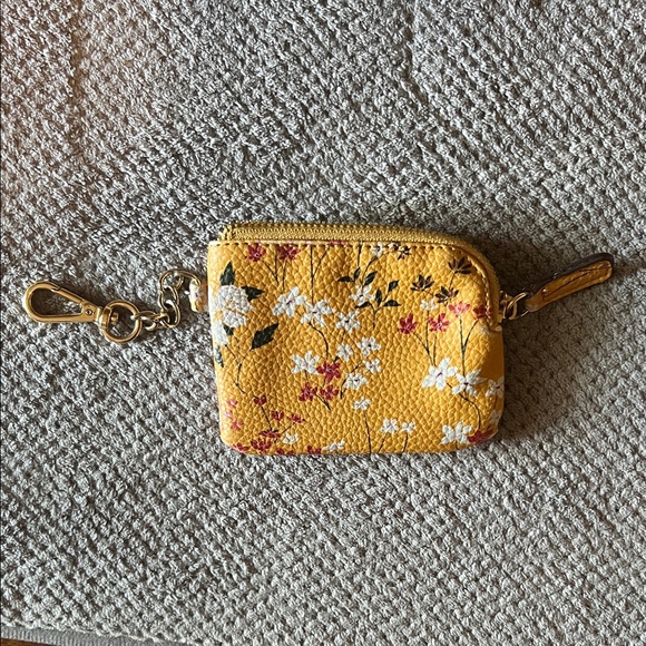 Steve Madden Yellow Floral Coin Pouch - Picture 1 of 5